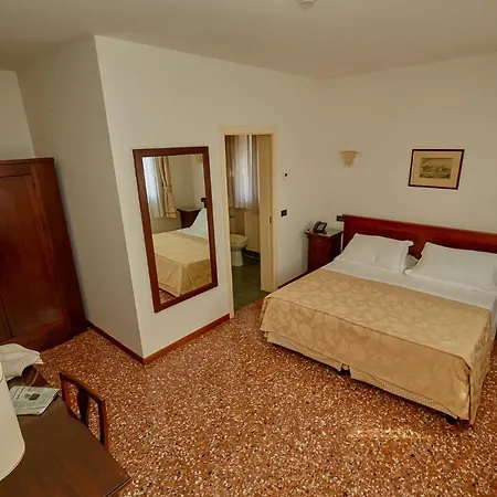 Riviera Dei Dogi 4* מירה