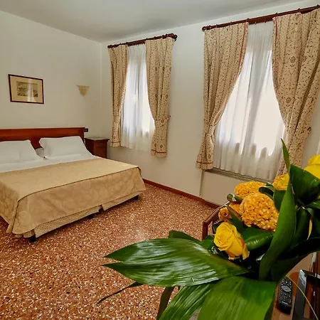 Riviera Dei Dogi 4* מירה